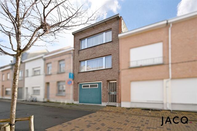 Bel-etage met 2slpk's, oost-terras en ruime garage (81m²)!