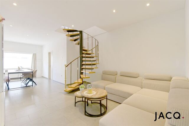 Instapklare woning met 3slpk's en gezellige zuid-tuin!