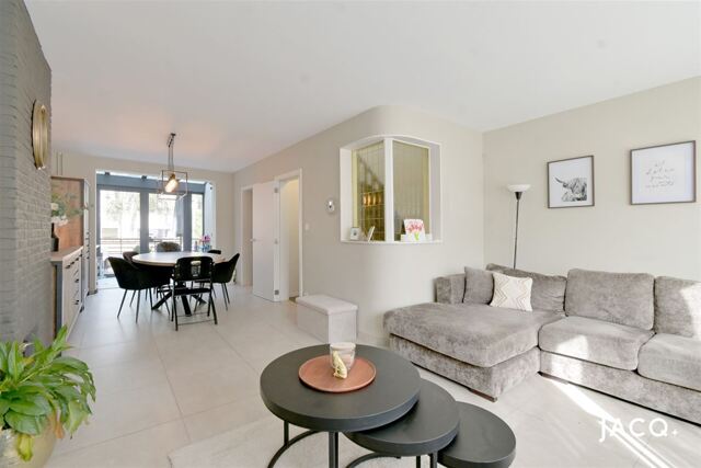 Instapklare woning met 3 slpks, garage en tuin te Deurne!