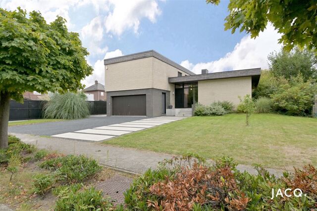 Charmante villa met 4 à 5 slpk's op een perceel van 1592m²!