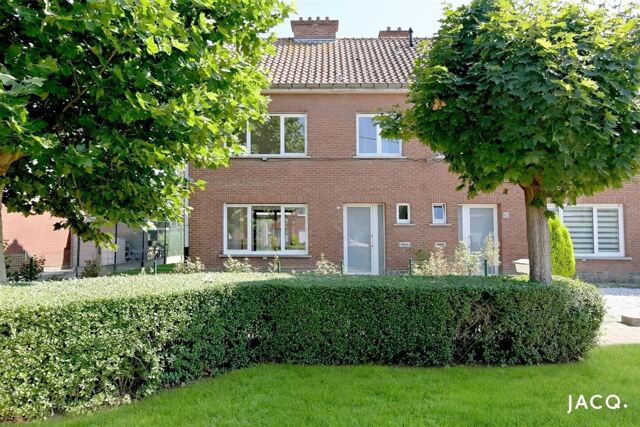 Prachtige woning met 3 slaapkamers, grote tuin en garage !