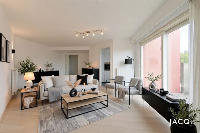 Recent dakappartement met 2 slaapkamers te Anderlecht