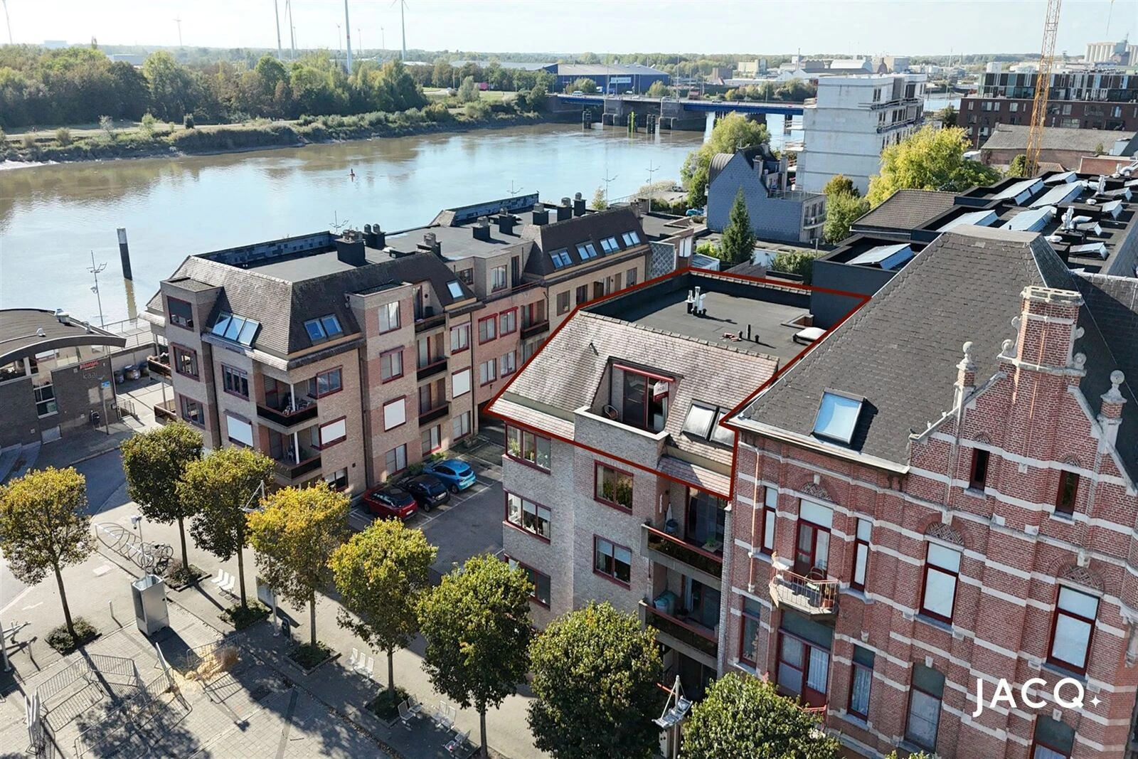 Heldenplaats 2/7