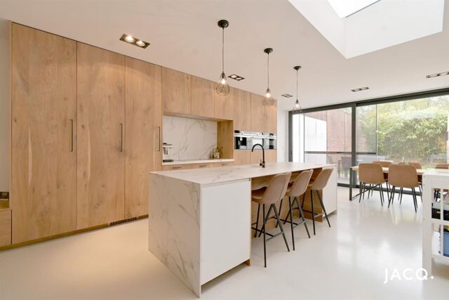 Karaktervolle, volledig gerenoveerde woning te Deurne !